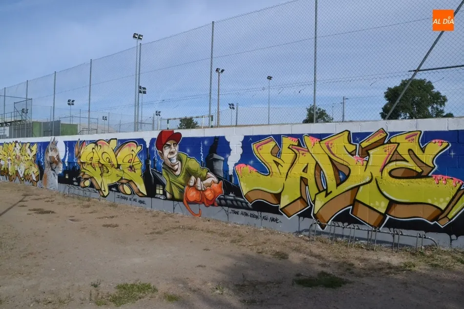Foto 8 - El parque de la parte trasera del Valle de San Mart&iacute;n tambi&eacute;n estrena un gran grafiti  
