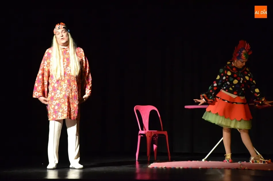 Foto 8 - Cerca de 300 personas disfrutan de una velada de risas con Emma Ozores y Juan Anillo  