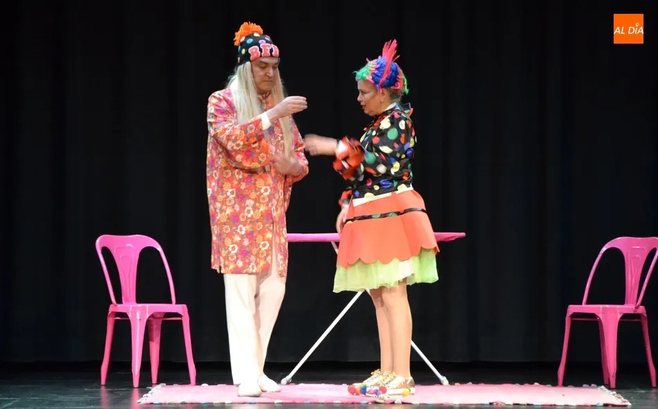 Foto 7 - Cerca de 300 personas disfrutan de una velada de risas con Emma Ozores y Juan Anillo  