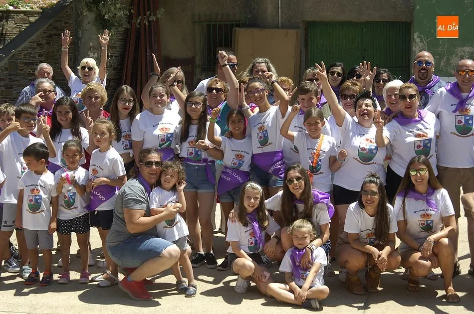 Foto de familia de los vecinos | Fotos Adrián Martín