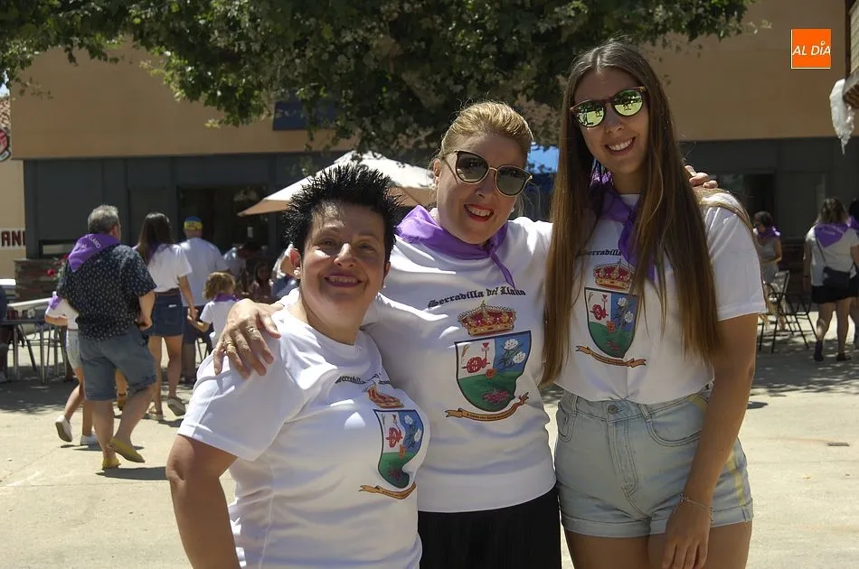 Foto 2 - Serradilla del Llano lanza el chupinazo de sus fiestas tras una larga noche con SMS  