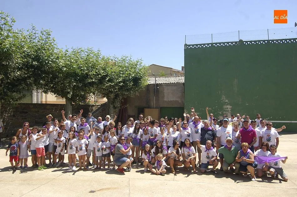 Foto 6 - Serradilla del Llano lanza el chupinazo de sus fiestas tras una larga noche con SMS  