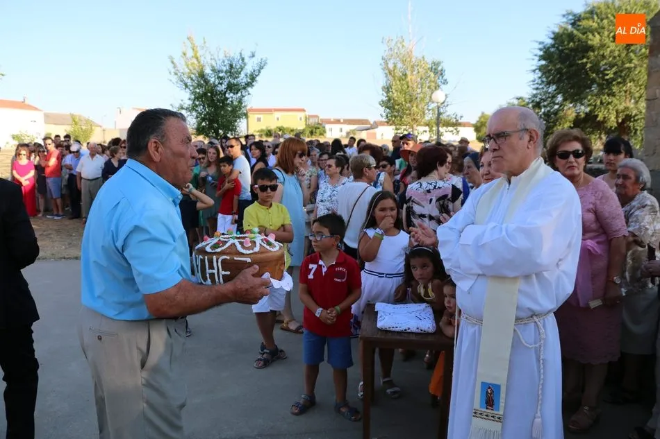 Foto 9 - Nuestra se&ntilde;ora de los &Aacute;ngeles recibe en Cerralbo la ofrenda de dos roscas  