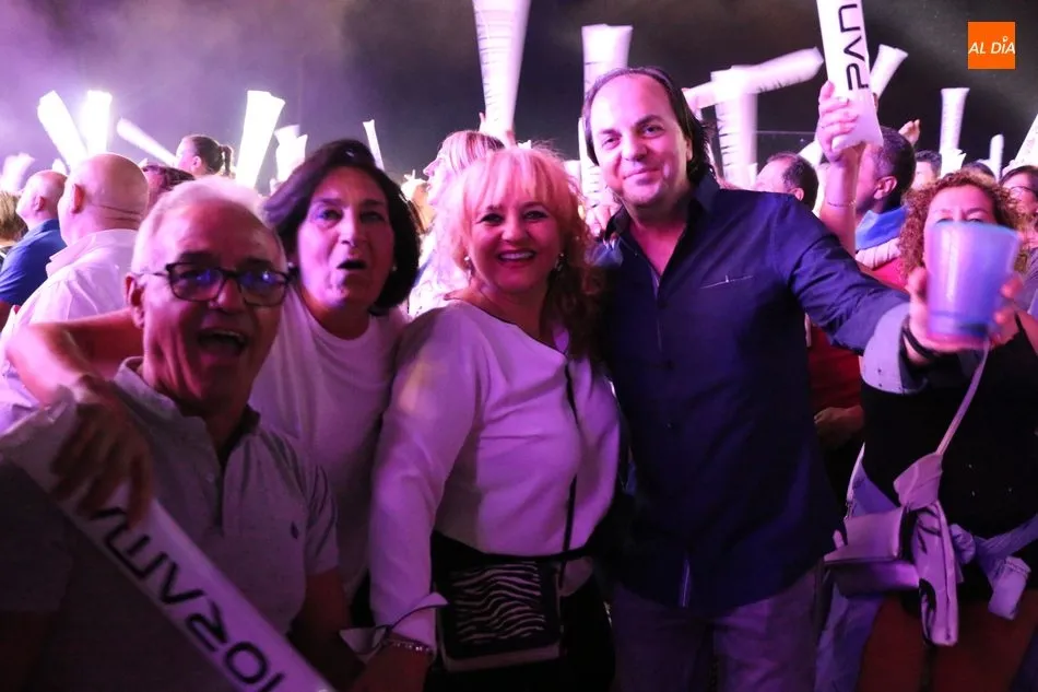 Foto 10 - La orquesta Panorama mete en Peralejos de Abajo a varios miles de personas