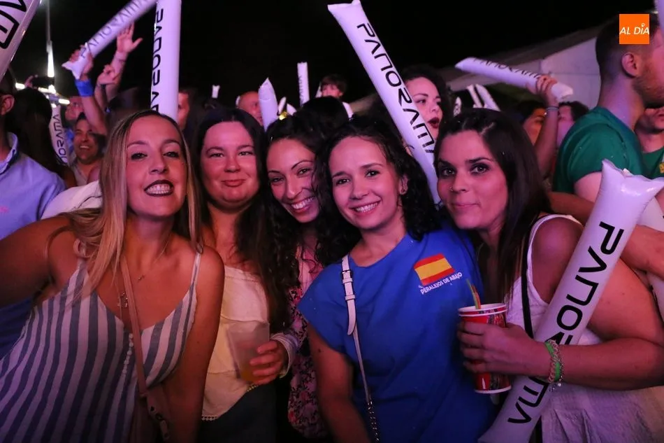 Foto 7 - La orquesta Panorama mete en Peralejos de Abajo a varios miles de personas