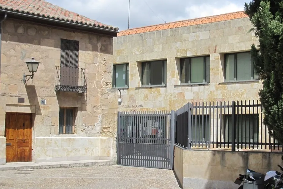 Foto 3 - Demandan un horario de visitas de todos los edificios hist&oacute;ricos de la Universidad