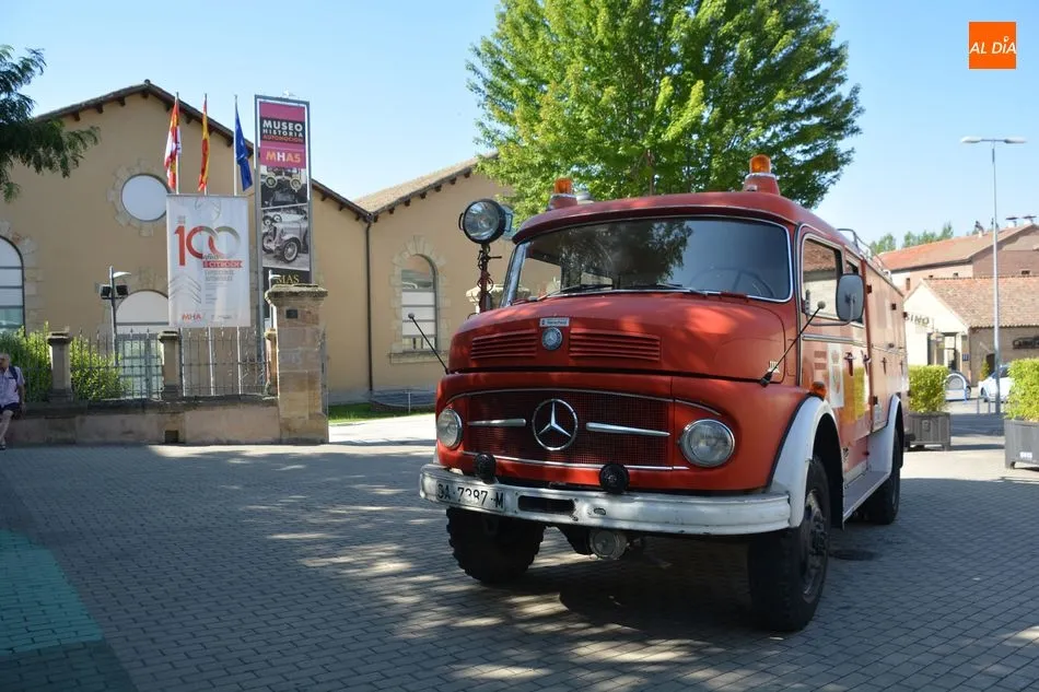 Foto 8 - El Museo de Historia de la Automoci&oacute;n recibe la donaci&oacute;n de un cami&oacute;n de bomberos de Cabrerizos...