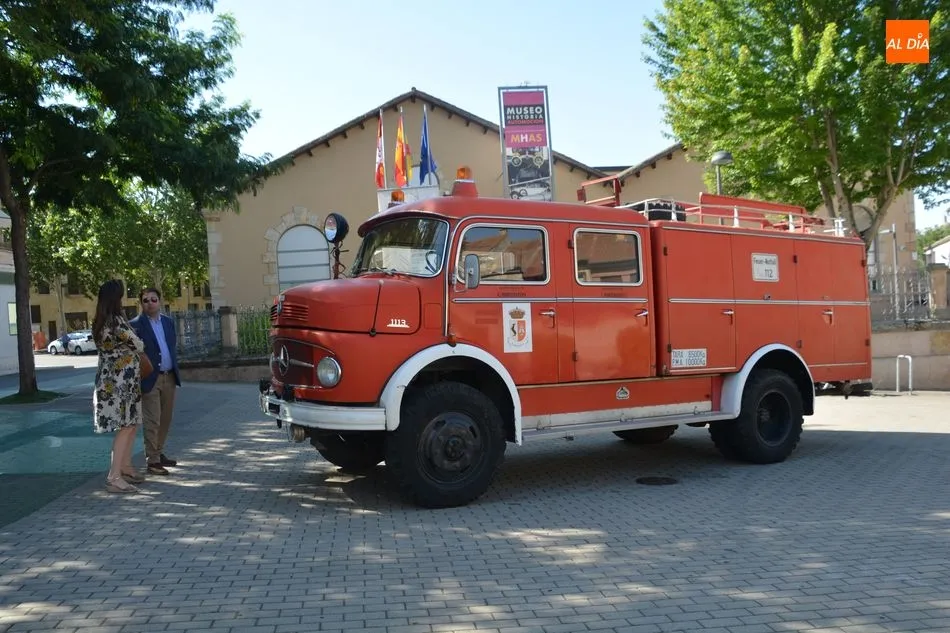 Foto 11 - El Museo de Historia de la Automoci&oacute;n recibe la donaci&oacute;n de un cami&oacute;n de bomberos de Cabrerizos...
