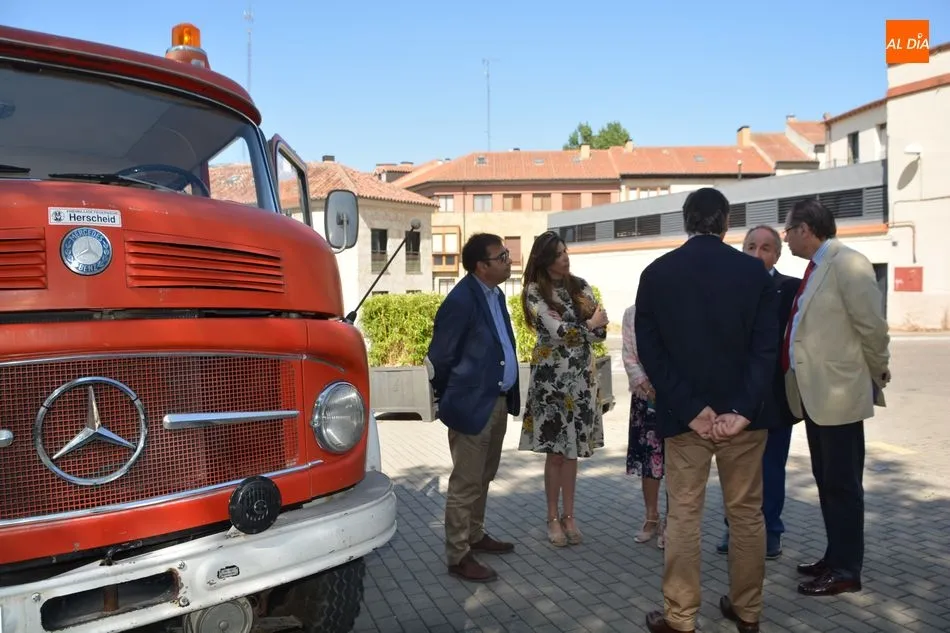 Foto 2 - El Museo de Historia de la Automoci&oacute;n recibe la donaci&oacute;n de un cami&oacute;n de bomberos de Cabrerizos...