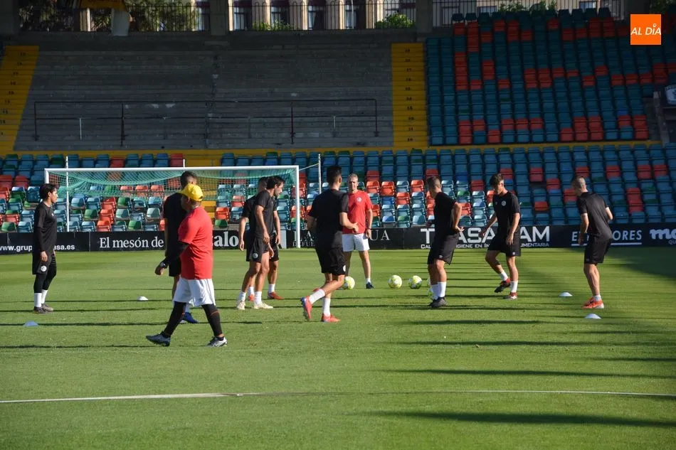 Foto 9 - El Salamanca UDS y su afici&oacute;n vuelven a verse en el Helm&aacute;ntico 82 d&iacute;as despu&eacute;s