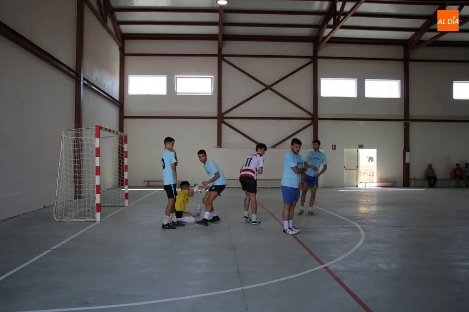 Foto 7 - Buena participaci&oacute;n en el I Torneo de Futbol Sala&nbsp;de Barruecopardo  