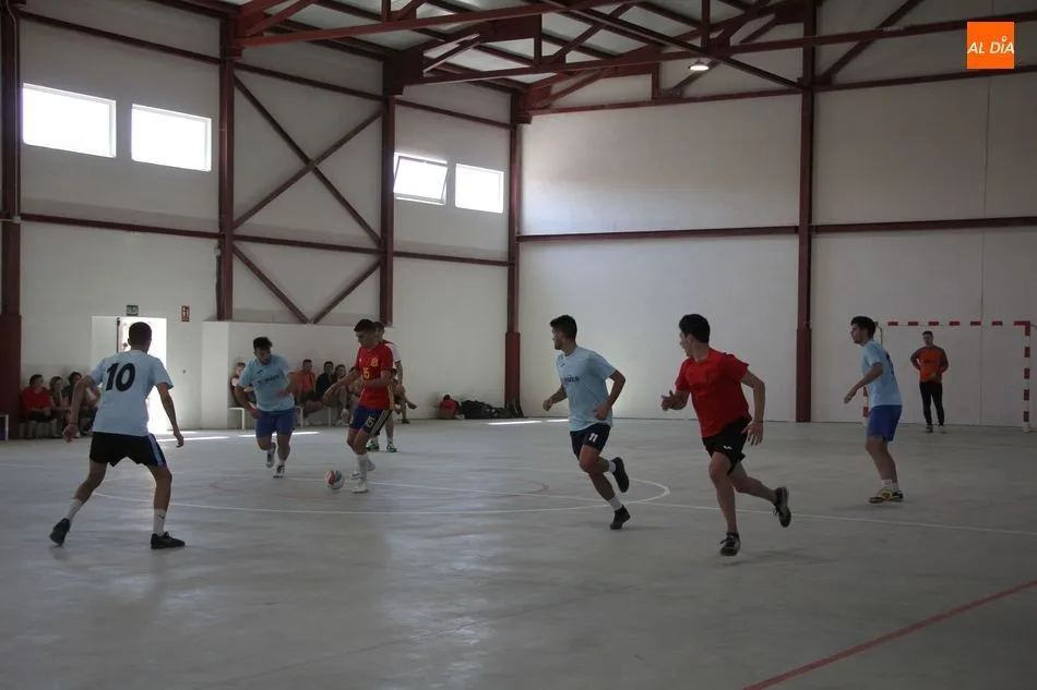 Foto 5 - Buena participaci&oacute;n en el I Torneo de Futbol Sala&nbsp;de Barruecopardo  
