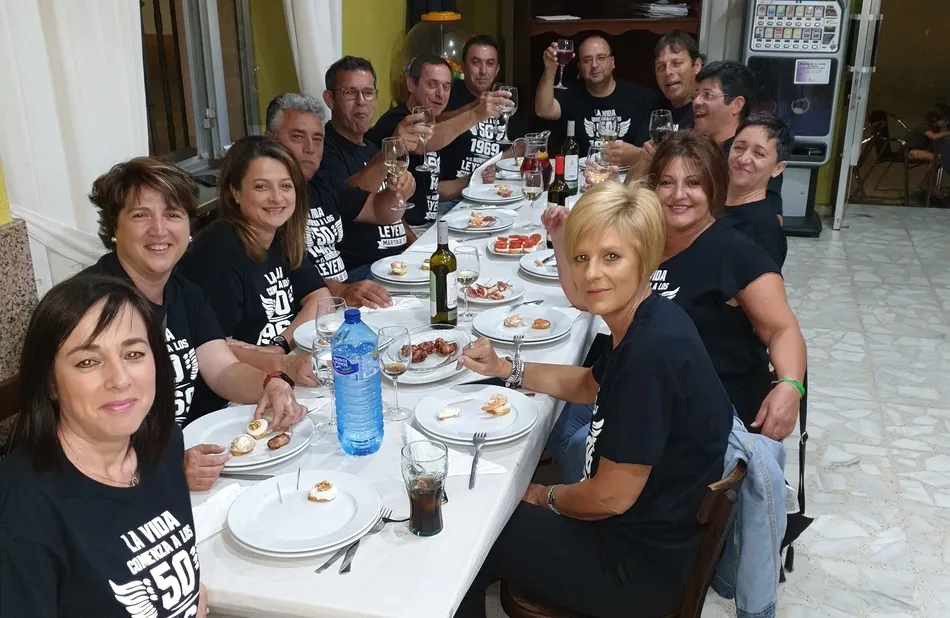 Foto 2 - Los Quintos de Mart&iacute;n de Yeltes de 1969 celebran su medio siglo de vida  