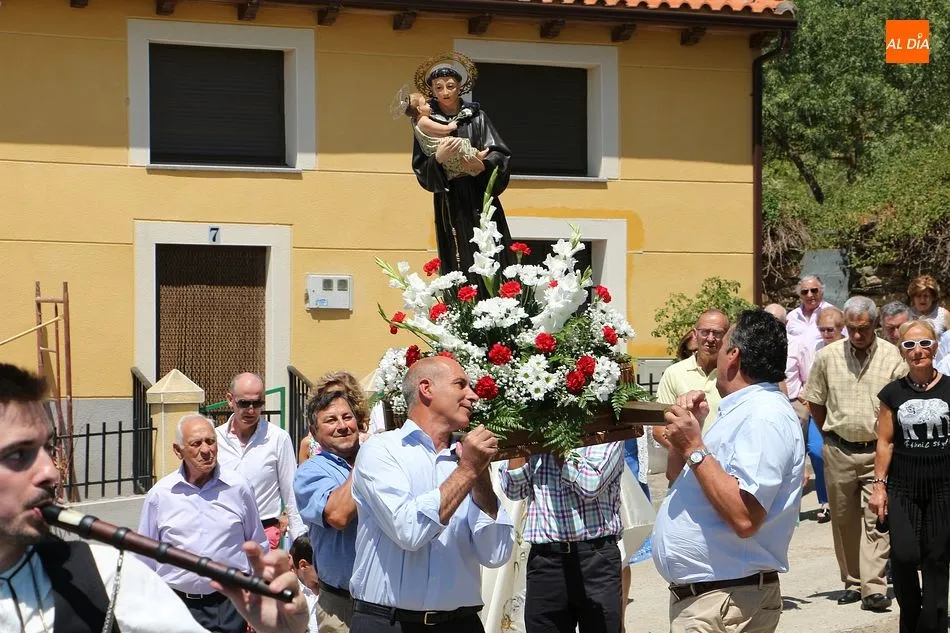 Foto 6 - Frades de la Sierra festeja a San Antonio