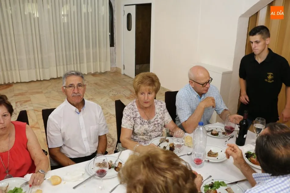 Foto 8 - Los mayores de Cerralbo celebran las fiestas con una excelente comida en &lsquo;El Quijote&rsquo; de...