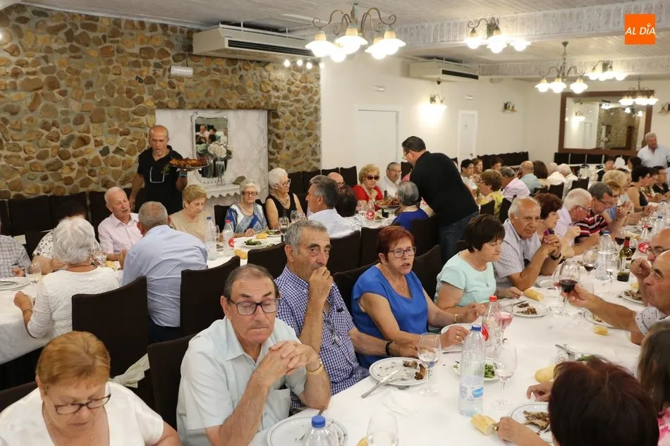 Foto 7 - Los mayores de Cerralbo celebran las fiestas con una excelente comida en &lsquo;El Quijote&rsquo; de...