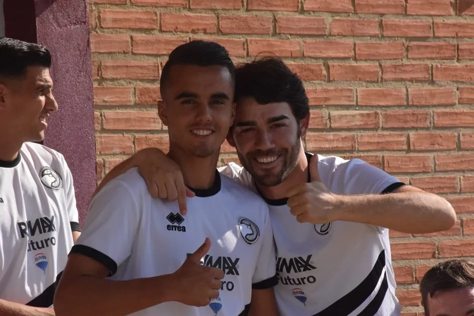 Foto 11 - David Grande y De la Nava dan a Unionistas su primera victoria de la pretemporada (0-4)