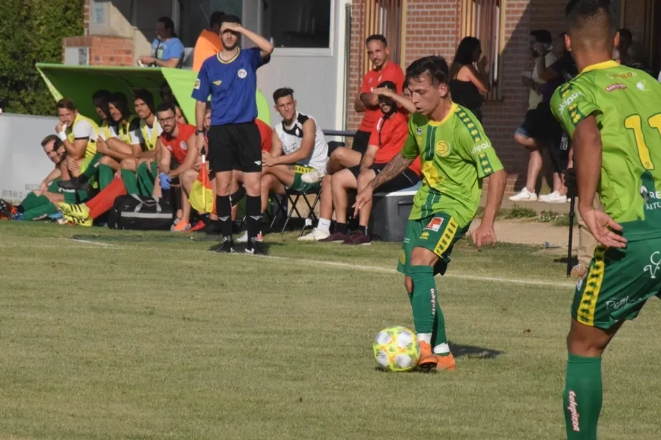 Foto 10 - David Grande y De la Nava dan a Unionistas su primera victoria de la pretemporada (0-4)