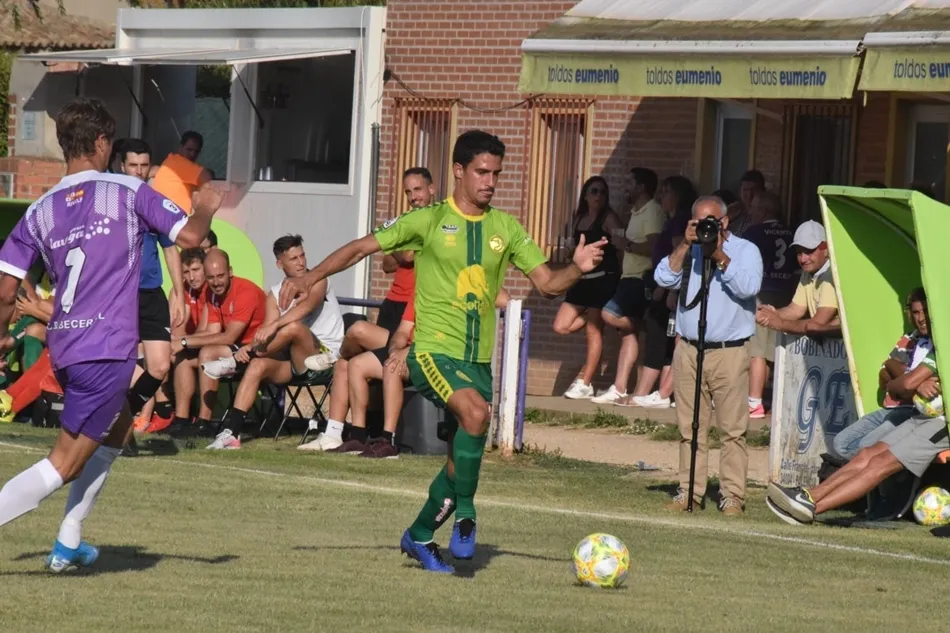 Foto 8 - David Grande y De la Nava dan a Unionistas su primera victoria de la pretemporada (0-4)