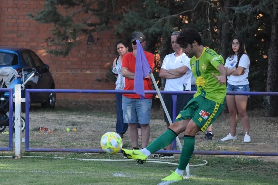 Foto 6 - David Grande y De la Nava dan a Unionistas su primera victoria de la pretemporada (0-4)