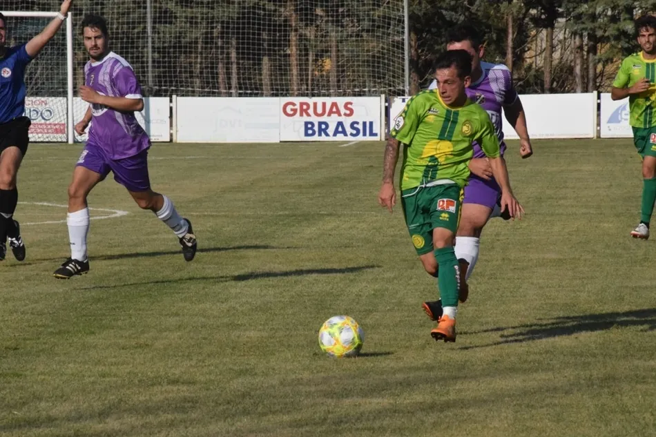 Foto 5 - David Grande y De la Nava dan a Unionistas su primera victoria de la pretemporada (0-4)