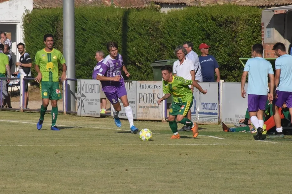 Foto 3 - David Grande y De la Nava dan a Unionistas su primera victoria de la pretemporada (0-4)
