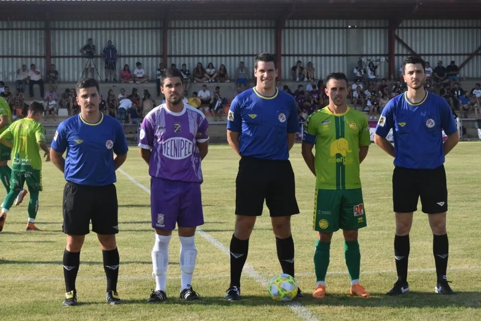 Foto 2 - David Grande y De la Nava dan a Unionistas su primera victoria de la pretemporada (0-4)