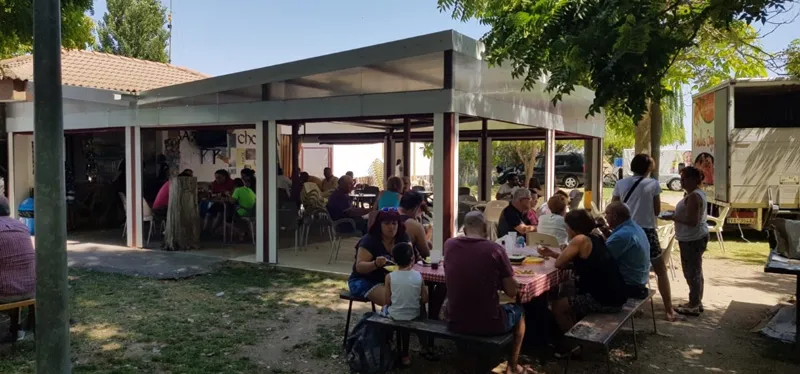 Foto 6 - Varios cientos de personas se suman a la paella y el animado s&aacute;bado festivo en R&aacute;gama