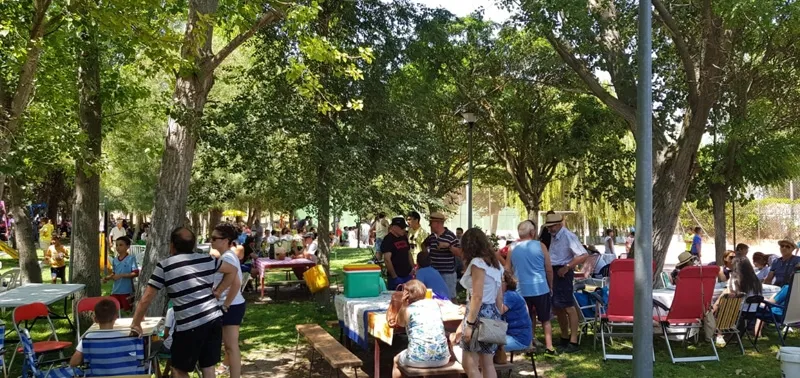 Foto 3 - Varios cientos de personas se suman a la paella y el animado s&aacute;bado festivo en R&aacute;gama