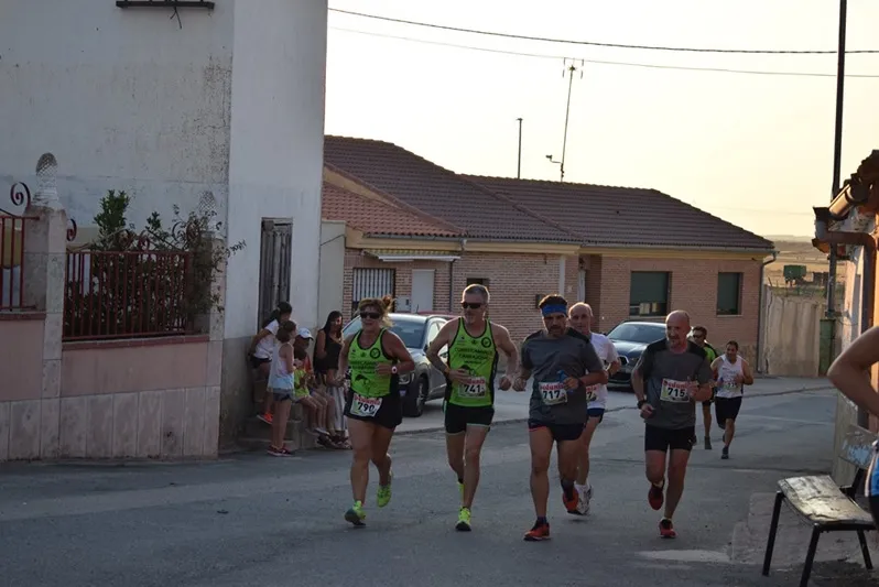 Foto 10 - Antonio San Mat&iacute;as y Ver&oacute;nica S&aacute;nchez se llevan la XII Carrera Popular de Villar de Gallimazo