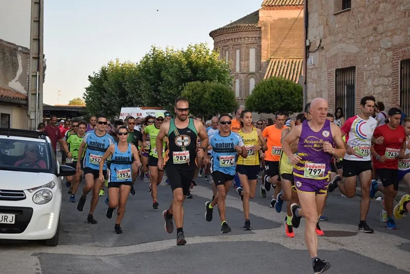 Foto 5 - Antonio San Mat&iacute;as y Ver&oacute;nica S&aacute;nchez se llevan la XII Carrera Popular de Villar de Gallimazo
