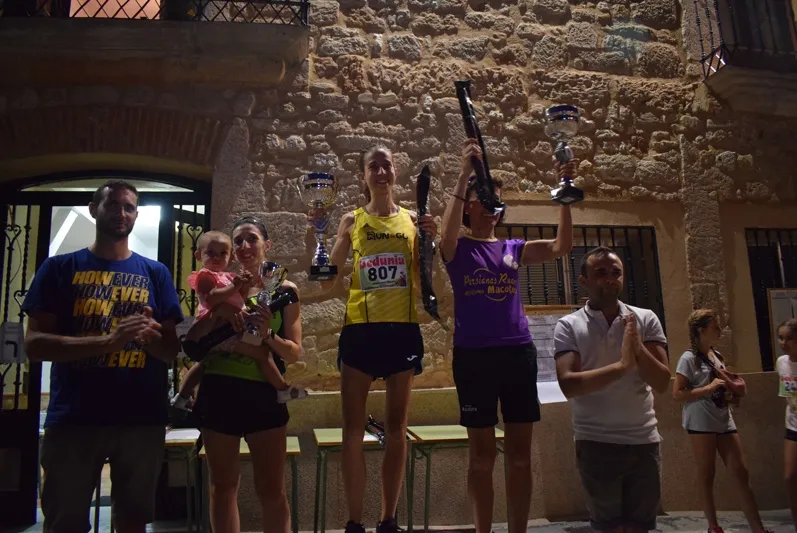 Foto 3 - Antonio San Mat&iacute;as y Ver&oacute;nica S&aacute;nchez se llevan la XII Carrera Popular de Villar de Gallimazo