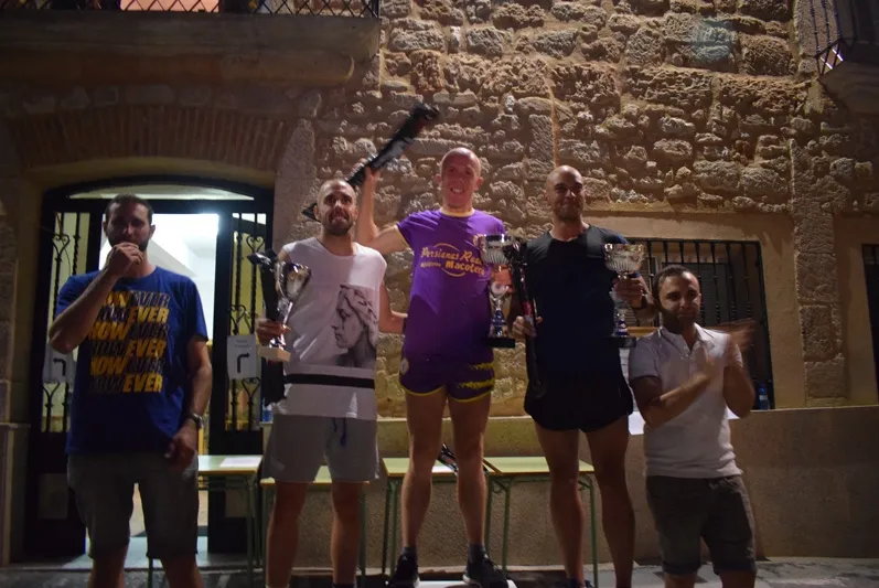 Foto 2 - Antonio San Mat&iacute;as y Ver&oacute;nica S&aacute;nchez se llevan la XII Carrera Popular de Villar de Gallimazo