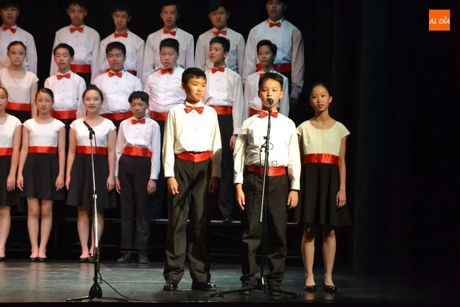 Foto 11 - El Yip&rsquo;s Children Choir de Hong Kong vuelve a conquistar a los mirobrigenses  
