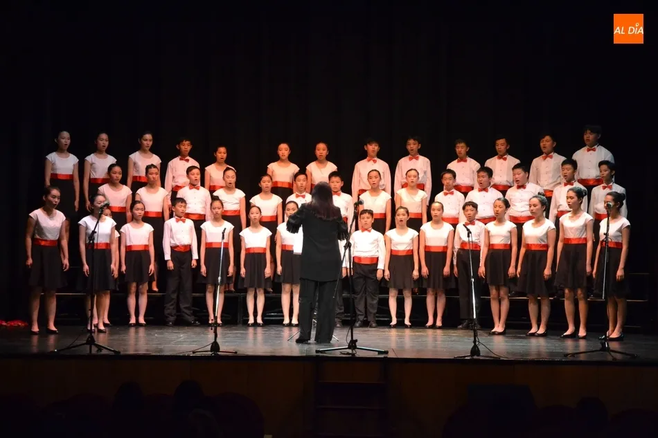 Foto 6 - El Yip&rsquo;s Children Choir de Hong Kong vuelve a conquistar a los mirobrigenses  