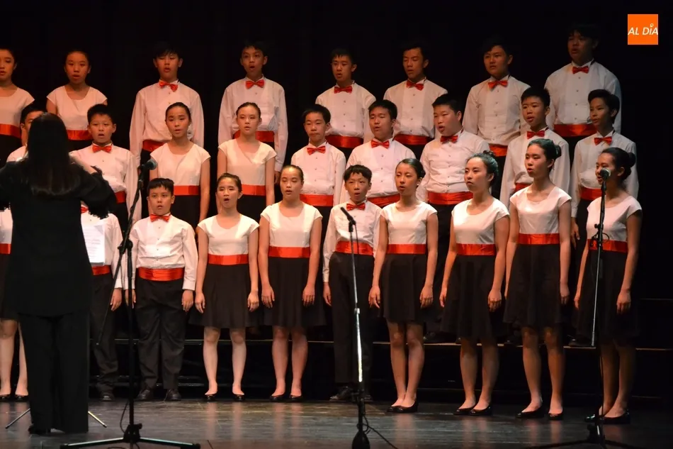 Foto 4 - El Yip&rsquo;s Children Choir de Hong Kong vuelve a conquistar a los mirobrigenses  