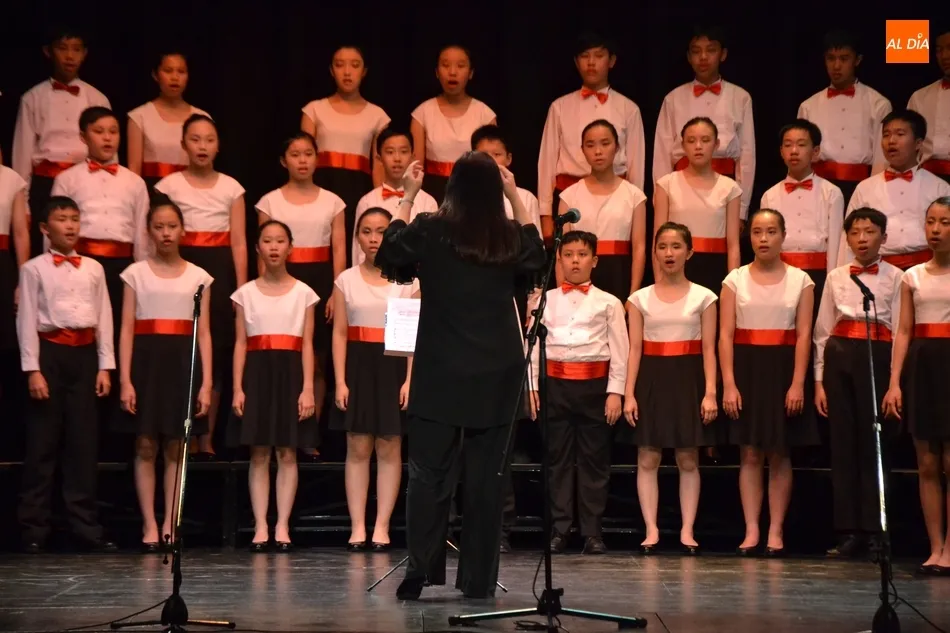 Foto 3 - El Yip&rsquo;s Children Choir de Hong Kong vuelve a conquistar a los mirobrigenses  
