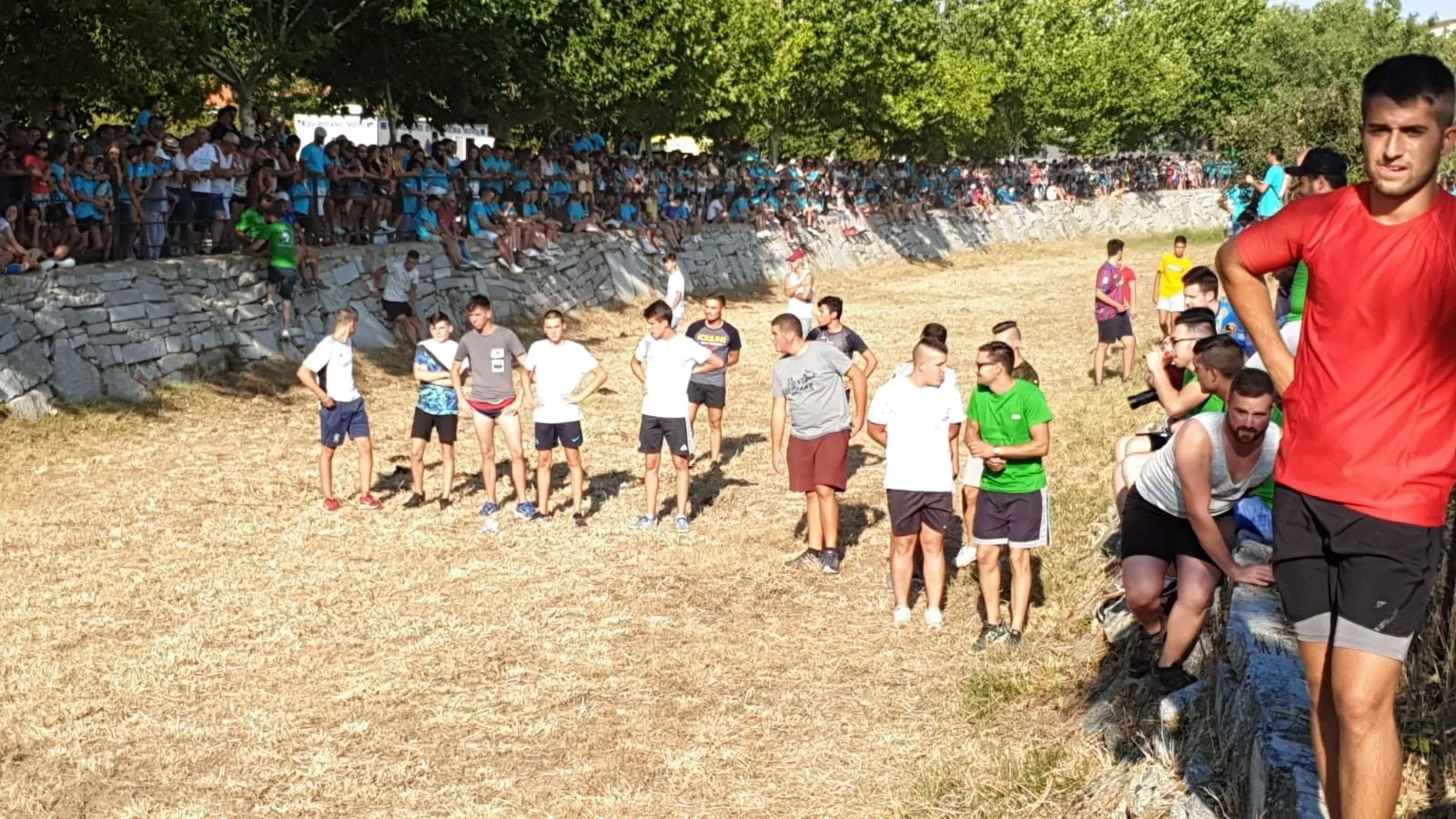 Foto 2 - Masiva asistencia de p&uacute;blico a la 6&ordf; Fiesta Juvenil promovida por La Sante&ntilde;a  