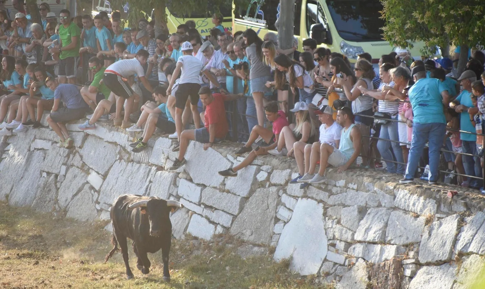 Masiva asistencia de público a la 6ª Fiesta Juvenil promovida por La Santeña  