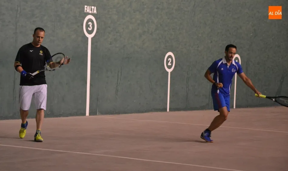 Foto 9 - Manolo y &Oacute;scar reinan en la larga noche de competici&oacute;n en el Valle de San Mart&iacute;n  