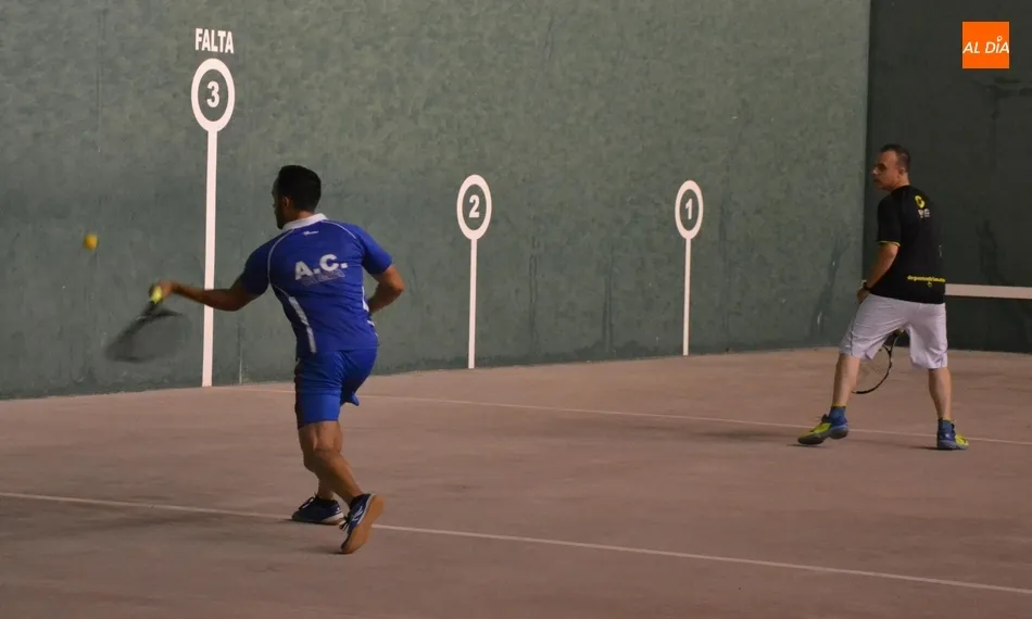 Foto 7 - Manolo y &Oacute;scar reinan en la larga noche de competici&oacute;n en el Valle de San Mart&iacute;n  