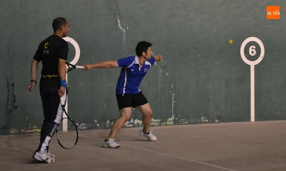 Foto 4 - Manolo y &Oacute;scar reinan en la larga noche de competici&oacute;n en el Valle de San Mart&iacute;n  