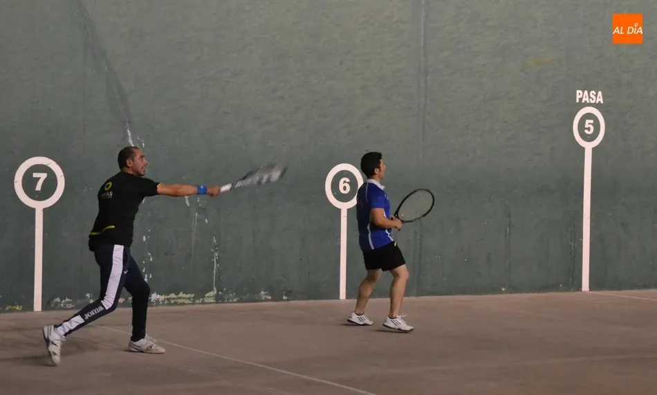 Foto 5 - Manolo y &Oacute;scar reinan en la larga noche de competici&oacute;n en el Valle de San Mart&iacute;n  