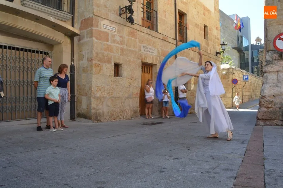 Foto 6 - La ruta teatralizada &lsquo;Del Clavero al sereno&rsquo; descubre a los turistas los entresijos y las...
