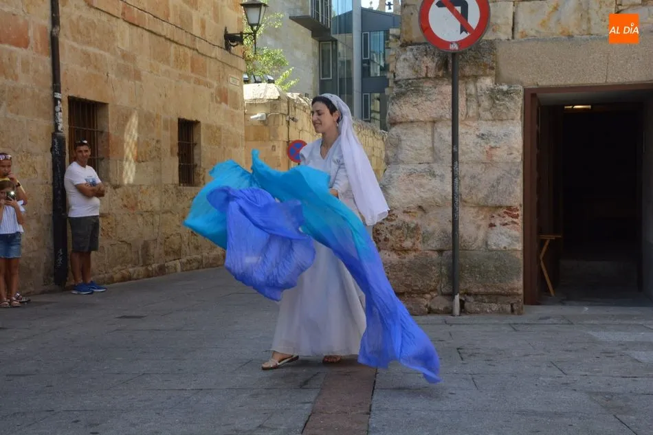 Foto 5 - La ruta teatralizada &lsquo;Del Clavero al sereno&rsquo; descubre a los turistas los entresijos y las...
