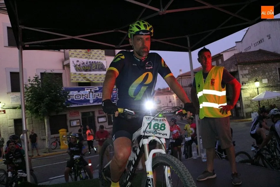 Foto 11 - Linares de Riofr&iacute;o vive una emocionante BTT con la novedad de la prueba nocturna