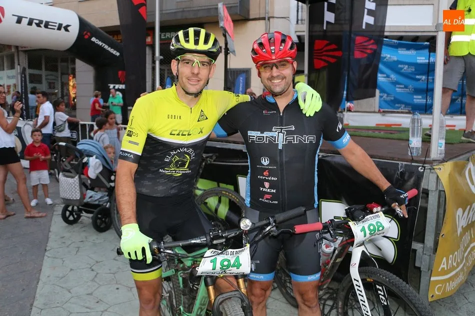 Foto 7 - Linares de Riofr&iacute;o vive una emocionante BTT con la novedad de la prueba nocturna