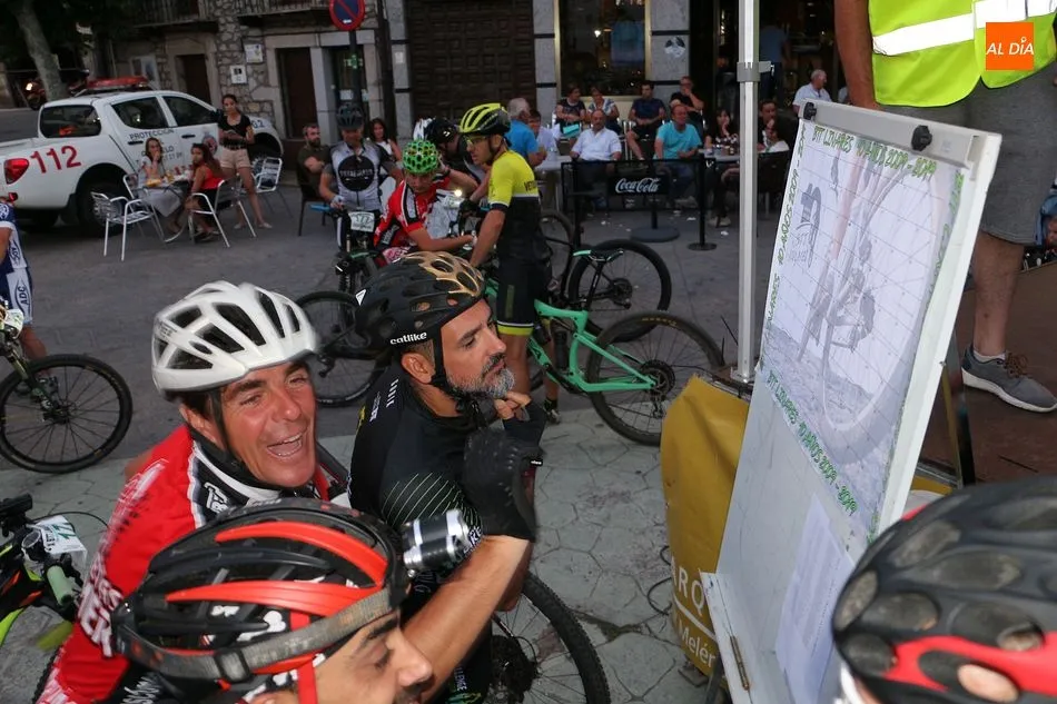 Foto 5 - Linares de Riofr&iacute;o vive una emocionante BTT con la novedad de la prueba nocturna