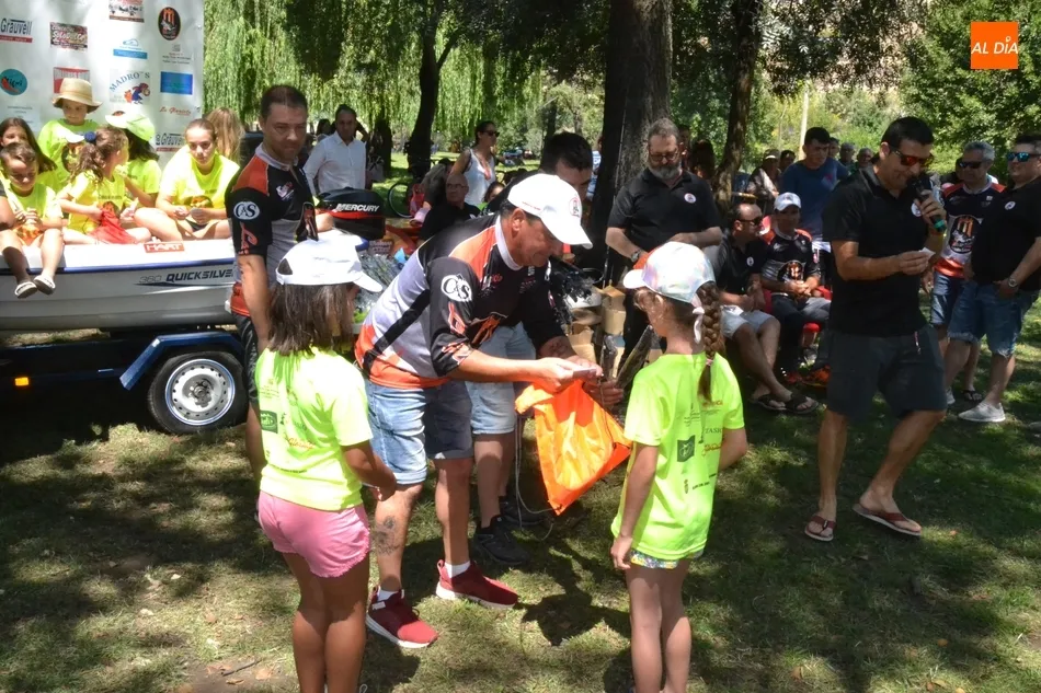 Foto 5 - El r&iacute;o &Aacute;gueda se muestra generoso en el concurso de pesca, que vuelve a superar los 200...