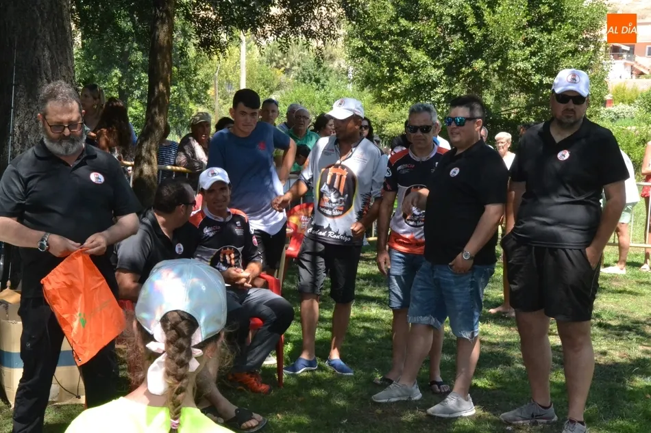 Foto 4 - El r&iacute;o &Aacute;gueda se muestra generoso en el concurso de pesca, que vuelve a superar los 200...